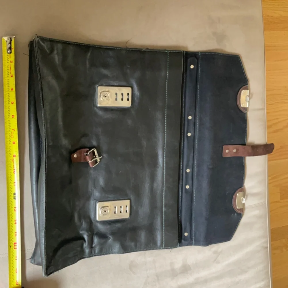 🩵Cheney England briefcase🧵stitching, vintage
